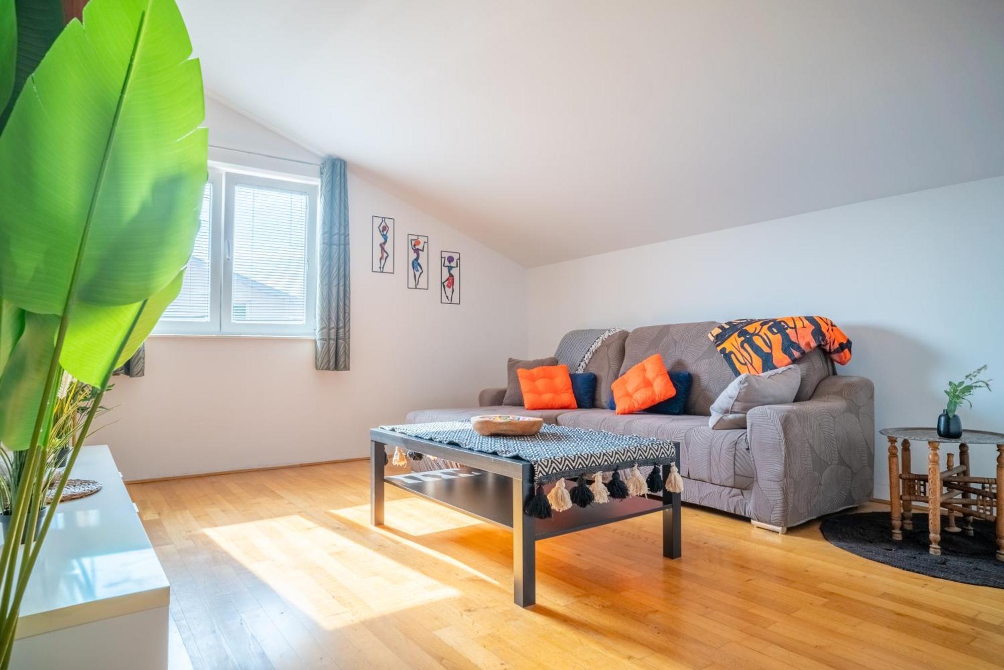 The Orange House Apartma
