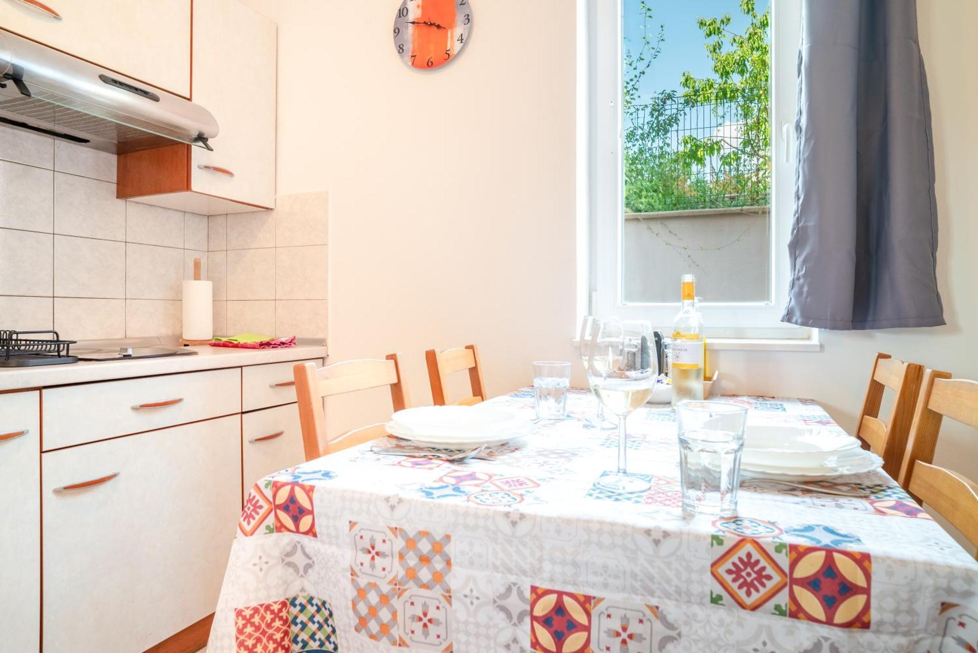 Apartma The Orange House